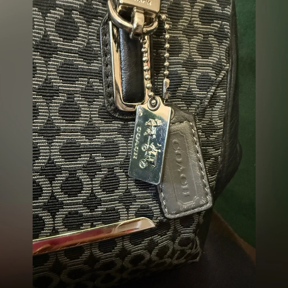 Coach Black and Gray Patterned Shoulder Bag - Picture 6 of 12